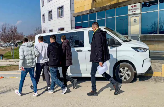 Çorum’da 2 firari hükümlü polis ekiplerince yakalandı
