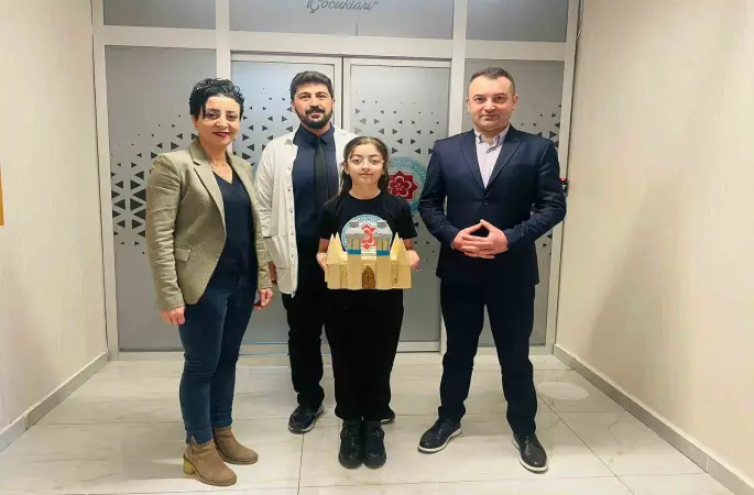 CÜ Vakfı Okulları öğrencisi, Sıfır Atık projesiyle takdir topladı
