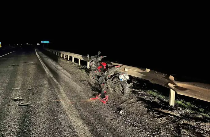 Çukura düşen motosikletin sürücüsü yaralandı

