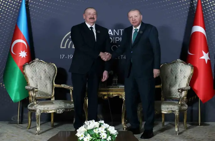 Cumhurbaşkanı Erdoğan, Azerbaycan Cumhurbaşkanı Aliyev ile bir araya geldi
