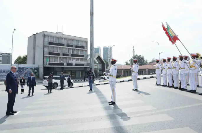 Cumhurbaşkanı Erdoğan, Etiyopya’da Adva Zafer Anıtı’na çelenk koydu
