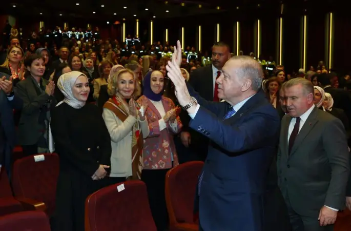 Cumhurbaşkanı Erdoğan: Kadına el kaldıranın eli de, vicdanı da kararmıştır