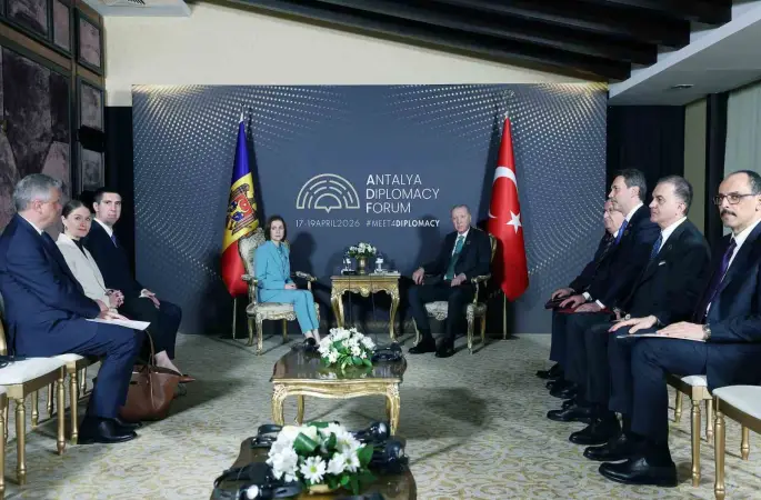 Cumhurbaşkanı Erdoğan, Moldova Cumhurbaşkanı Sandu ile bir araya geldi
