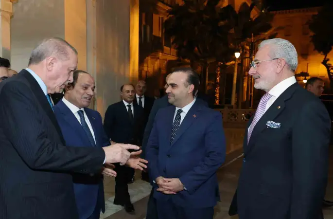 Cumhurbaşkanı Erdoğan’dan Mısır Cumhurbaşkanı es-Sisi’ye Togg hediyesi
