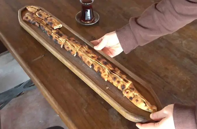 Damak çatlatan tescilli lezzet: Çarşamba Pidesi
