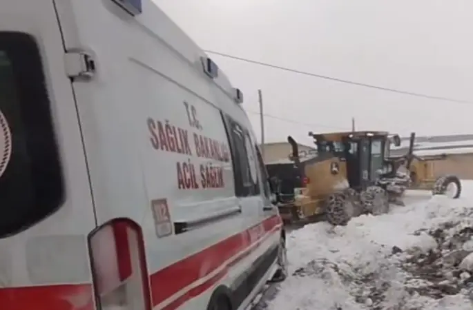 Darende Belediyesi’nin karla mücadele çalışmaları kesintisiz sürüyor
