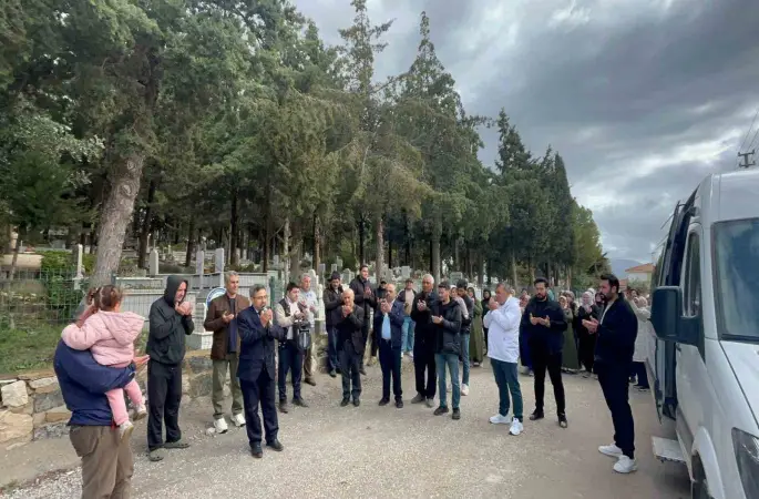 Datça’da umreciler dualarla uğurlandı
