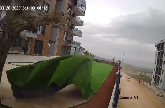 Denizli’deki fırtınadan Necati ve Saykolar grubunun bas gitaristi de etkilendi
