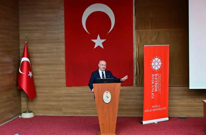 Denizlili basın mensuplarına "Sosyal Medyada Etkili İçerik Üretimi" eğitimi verildi
