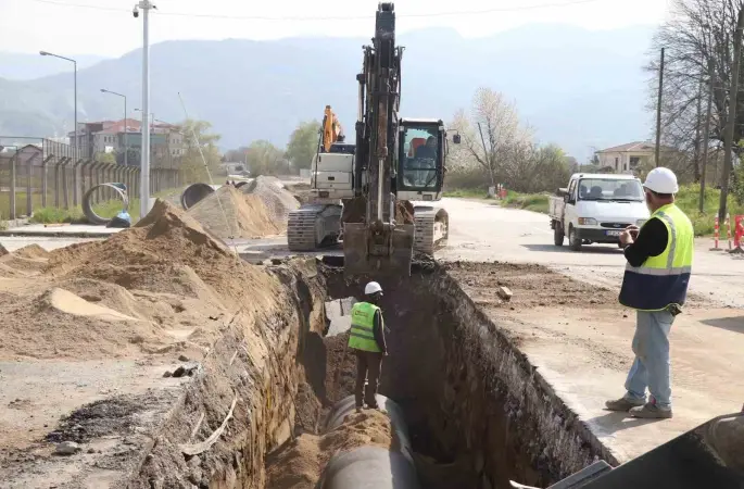 Depremde ciddi hasar gören içme suyu altyapısı yenileniyor
