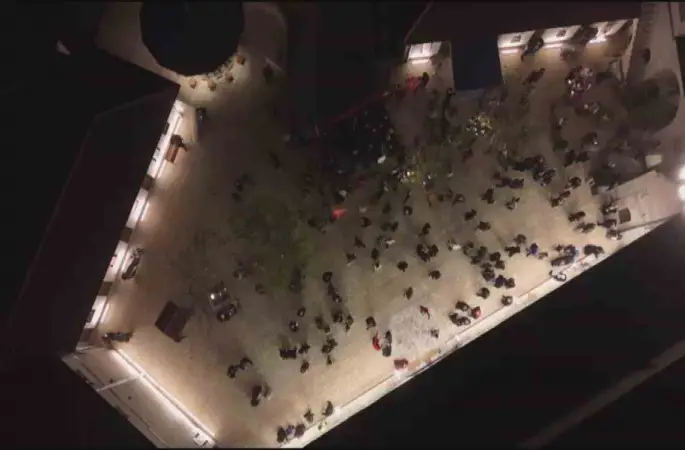 Depremin ardından Habibi Neccar Camii’nde ilk Miraç Kandili’nde eller semaya açıldı
