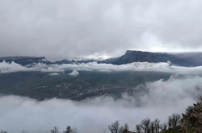 Derecik’te sisli manzara mest etti
