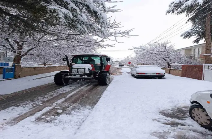 Develi’de kar kalınlığı 10 santime ulaştı
