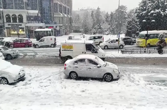 Develi’de kar yağışı etkili oldu
