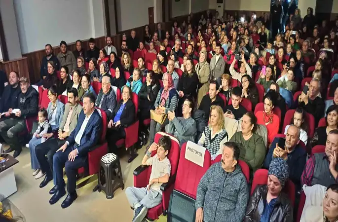 Devrek’te düzenlenen Türk Halk Müziği konseri büyük ilgi gördü
