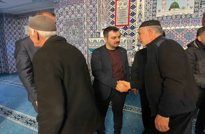 Dicle Kaymakamı Atış, asker, polis, sağlık personeli ve vatandaşlarla bayramlaştı
