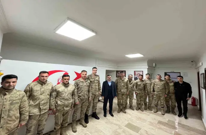 Dicle Kaymakamı Atış, askerle iftarda bir araya geldi

