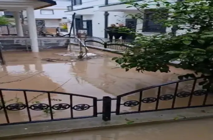 Didim’de sağanak yağış etkili oldu
