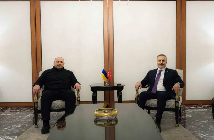 Dışişleri Bakanı Hakan Fidan, Ukrayna Milli Güvenlik ve Savunma Konseyi Sekreteri Rüstem Umerov ile Ankara’da bir araya geldi.
