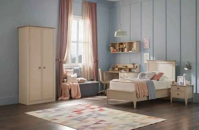 Divanev mobilya mağazaları büyümeye devam ediyor