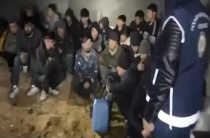 Diyarbakır merkezli göçmen kaçakçılığı operasyonu: 115 düzensiz göçmen yakalandı
