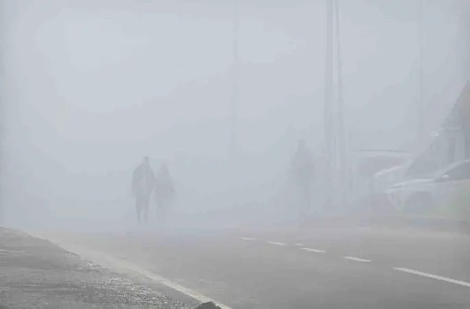 Diyarbakır’da sis görüş mesafesini 20 metreye kadar düşürdü

