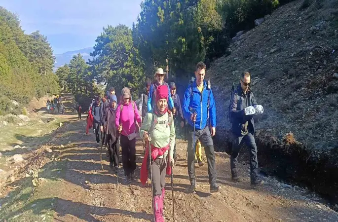 Doğaseverler Denizli’nin yeşilliklerine yürüyor
