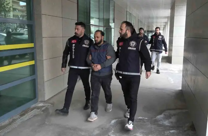 Doğum servisinde ablaları ile erkek arkadaşını yaralayan 3 kardeş tutuklandı
