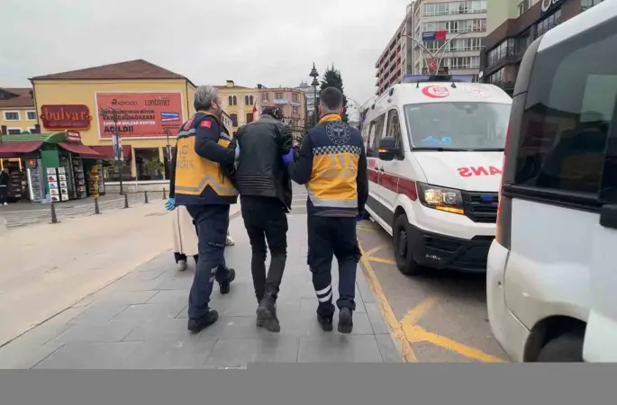 Dolmuşta fenalaşan yolcu hastaneye kaldırıldı
