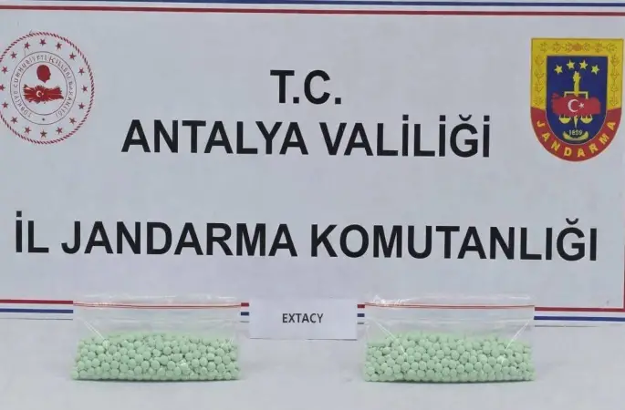 Döşemealtı’nda bin 104 adet uyuşturucu hap ele geçirildi
