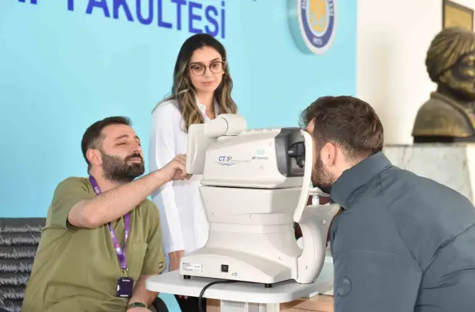 Dünya Glokom Gününde ücretsiz göz tansiyonu ölçümü yapıldı

