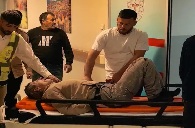 Duvardan düşen işçi yaralandı
