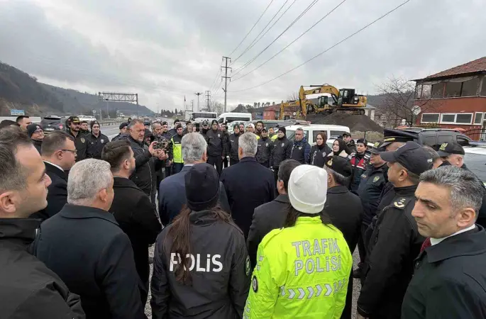 Düzce Valisinden sürücülere: "Vatandaşına tuzak kuran bir bakış açımız yok"
