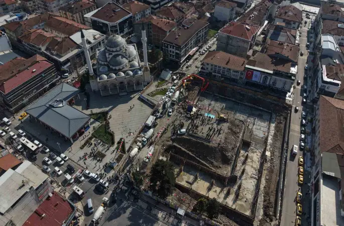 Düzce’de kent meydanının temeli atıldı
