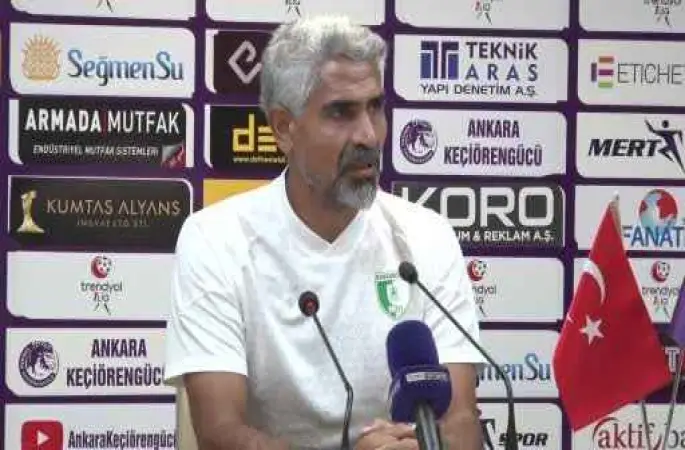 İsmet Taşdemir: "Hakem 'Hocam oyunu durdur' diyen tüm oyuncularıma sarı kart verdi"