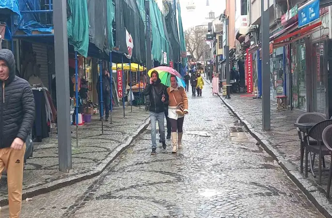 Edirne’de beklenen yağış başladı
