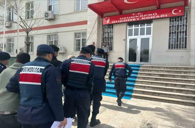 Edirne’de göçmen kaçakçılığı operasyonu: 3 tutuklama
