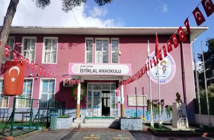 Efeler’de ikinci dönem "Bayrak Sevgisi" dersiyle başlayacak
