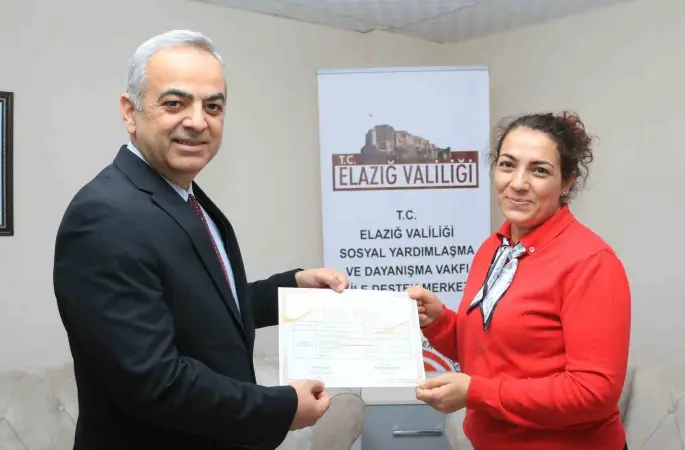 Elazığ aile destek merkezi kursiyerlerine sertifika
