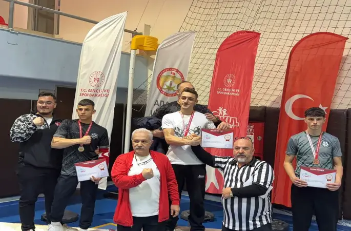 Elazığ’a bilek güreşinde 4 madalya
