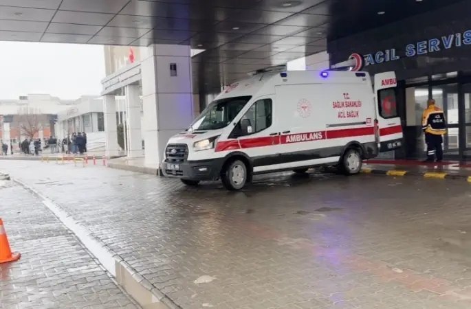 Elazığ’da inşaat iskelesi çöktü: 4 işçi yaralandı
