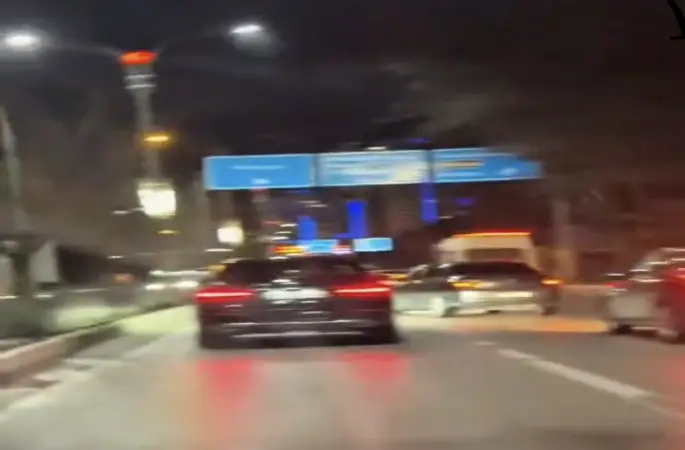 Elazığ’da, makas atan araç kamerada
