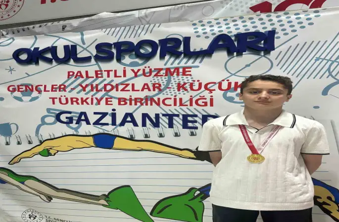 Elazığlı sporcu yüzmede Türkiye şampiyonu oldu
