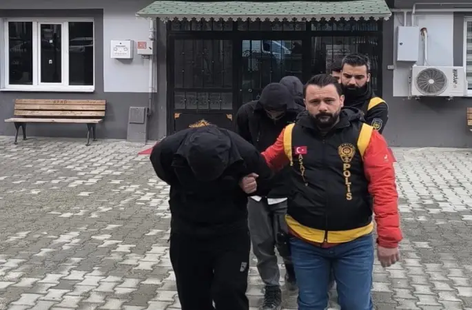 Emekli maaşını gasp eden 4 şüpheli tutuklandı
