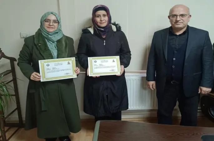Emet’te Kur’an kursu öğreticilerine başarı belgesi verildi
