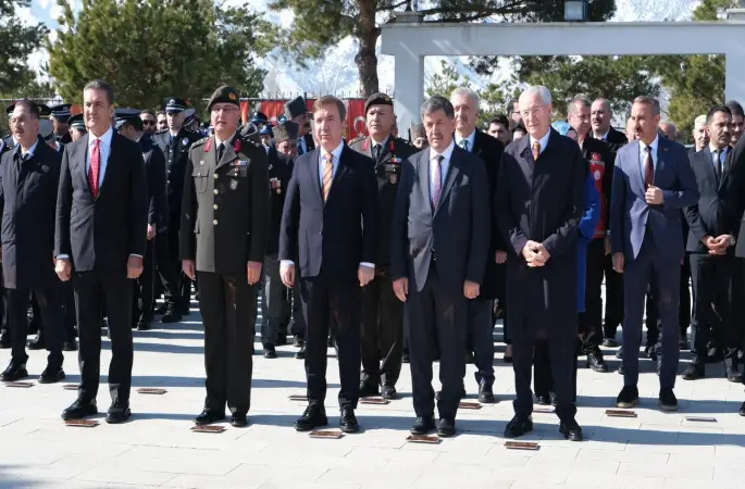 Erzincan’da 18 Mart Töreni: Şehitler dualarla anıldı
