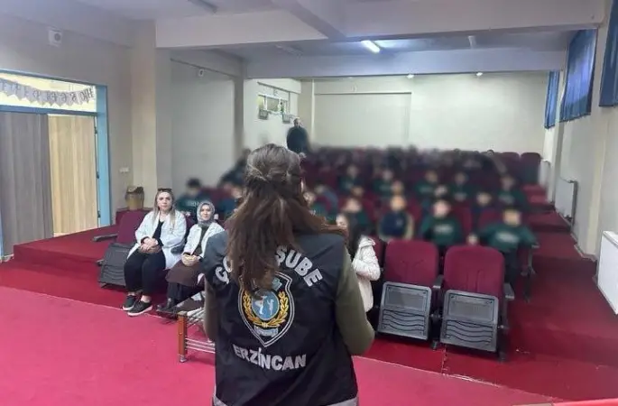 Erzincan’da öğrencilere güvenlik eğitimi verildi
