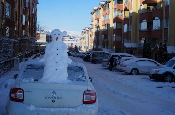 Erzurum baharı beklerken kışı yaşıyor
