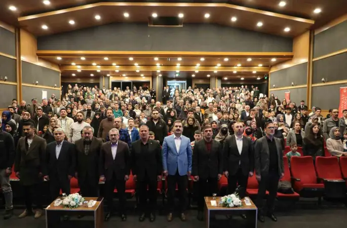 Erzurum’da gençler kitapla buluştu, ödüller sahiplerini buldu
