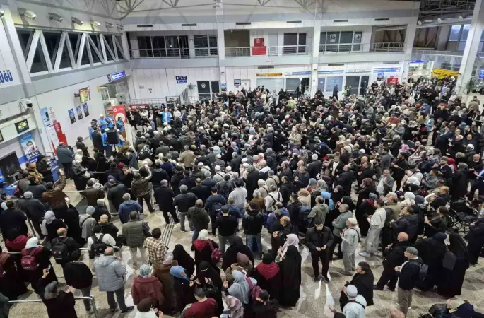 Erzurum’da  ilk hac kafilesi dualarla uğurlandı
